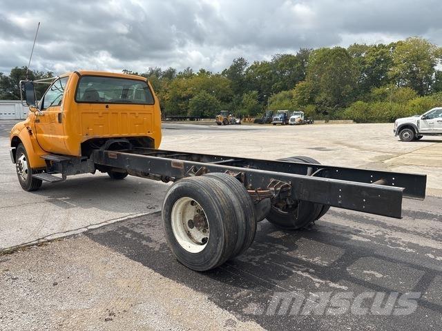 Ford F-750 Cabines e interior