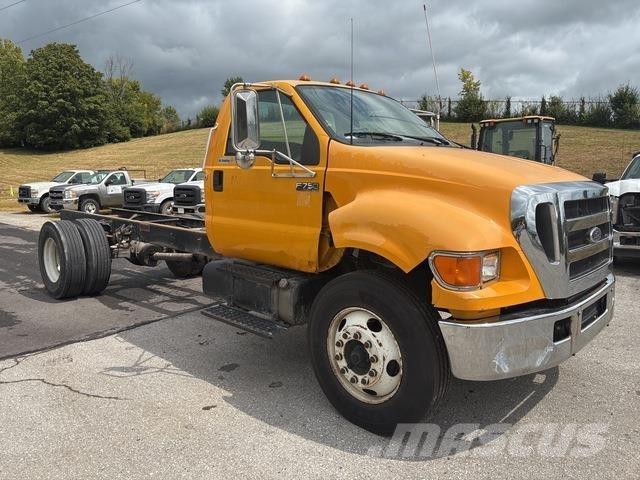 Ford F-750 Cabines e interior