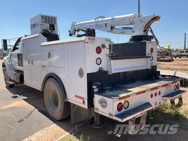 Ford F-750 Camiões Municipais / Uso Geral