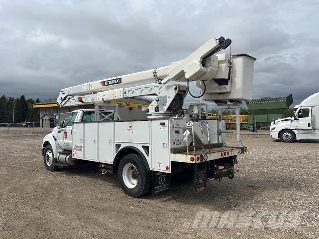 Ford F-750 Plataformas aéreas montadas em camião