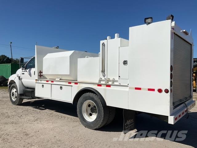 Ford F-750 Camiões-cisterna