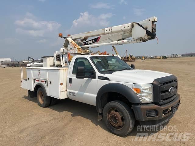 Ford F550 Plataformas aéreas montadas em camião