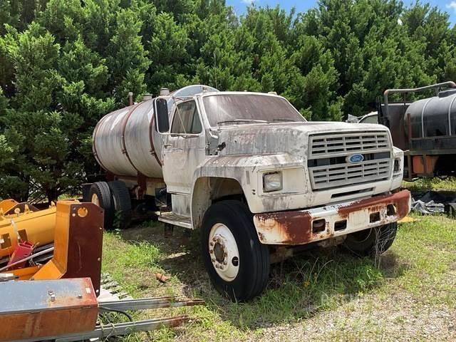 Ford F700 Camiões-cisterna