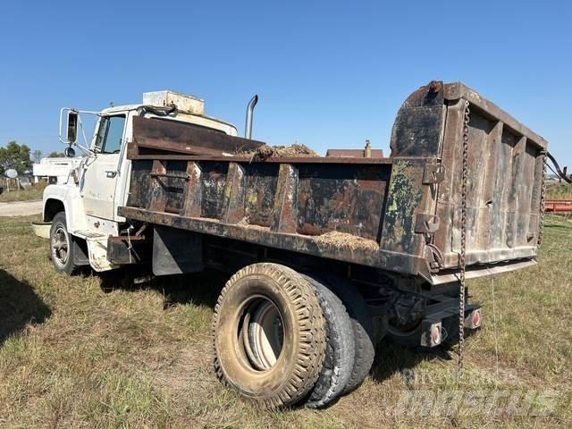 Ford F7000 Camiões basculantes