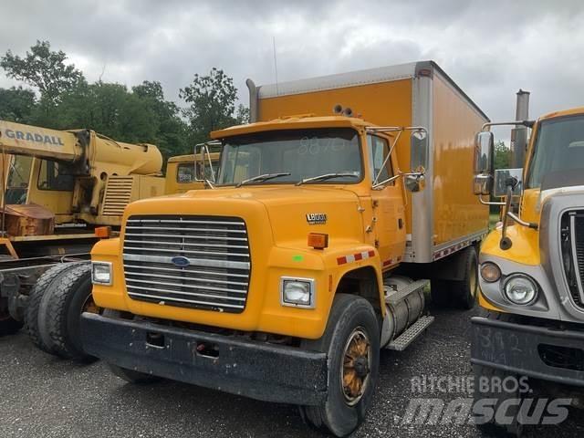 Ford L8000F Camiões de caixa fechada