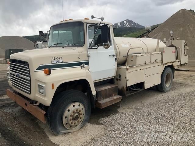 Ford LN8000 Camiões-cisterna