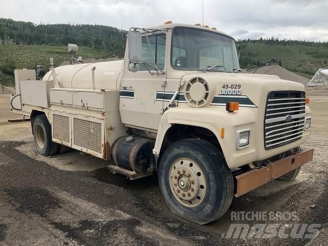 Ford LN8000 Camiões-cisterna