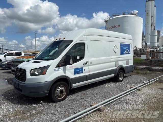 Ford Transit Camiões de caixa fechada