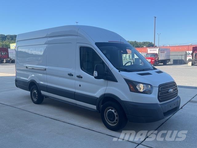 Ford Transit Camiões de caixa fechada