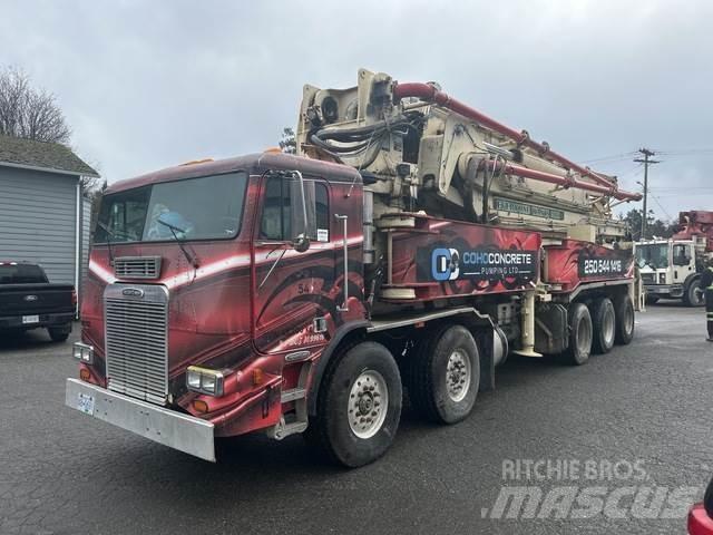 Freightliner  Camiões bomba Betão