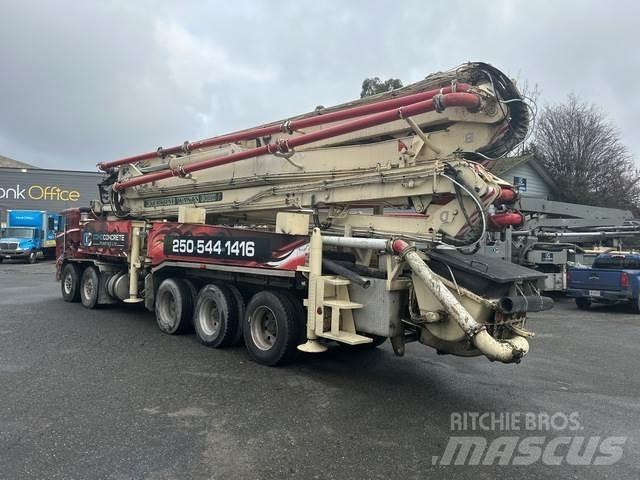 Freightliner  Camiões bomba Betão