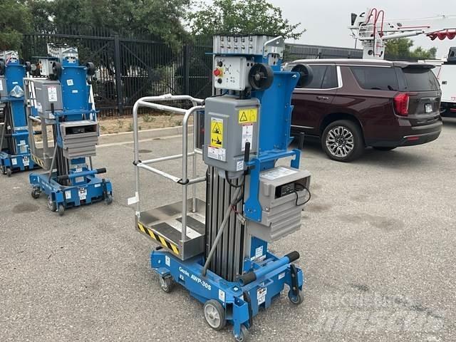 Genie AWP-30S Plataformas de Mastro Vertical