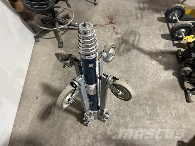 Genie GH-3.8 Guinchos, elevadores e elevações de materiais

