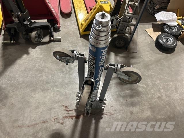 Genie GH-3.8 Guinchos, elevadores e elevações de materiais
