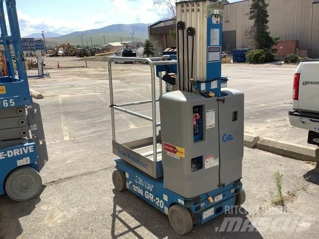 Genie GR-20 Plataformas de Mastro Vertical