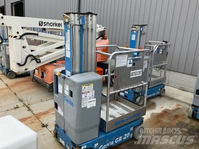 Genie GR-20 Plataformas de Mastro Vertical