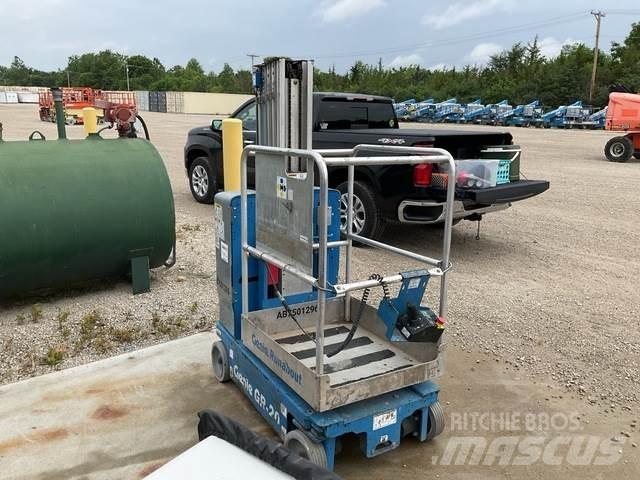 Genie GR-20 Plataformas de Mastro Vertical
