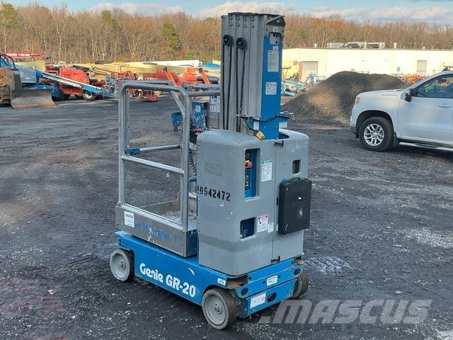 Genie GR-20 Plataformas de Mastro Vertical