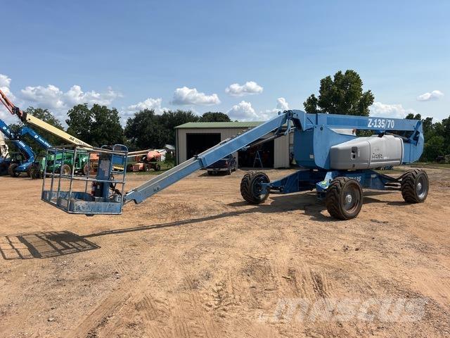 Genie Z-135 Elevadores braços articulados