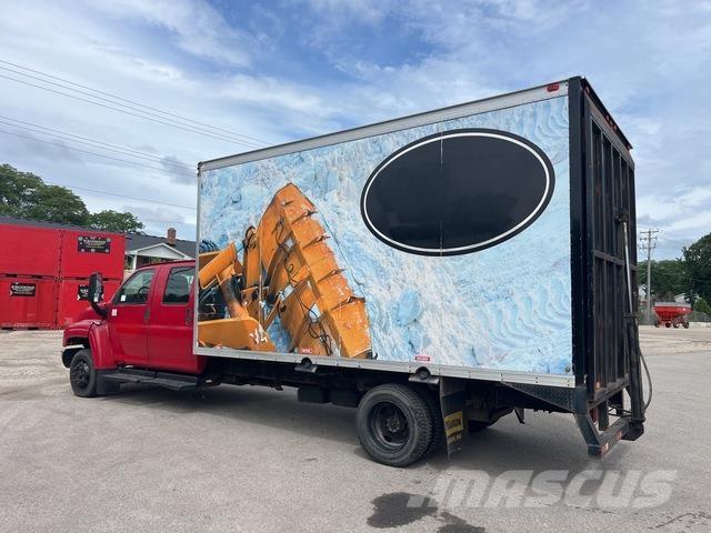 GMC C5500 Camiões de caixa fechada