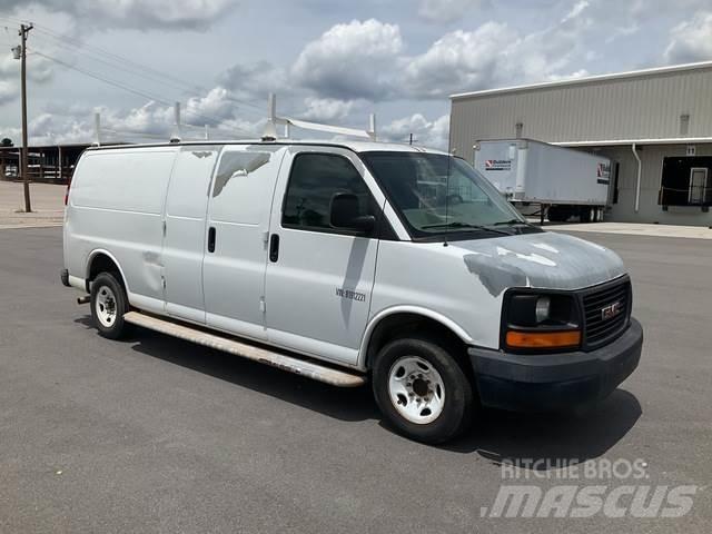 GMC Savana Carrinhas de caixa fechada