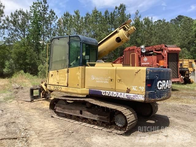 Gradall XL2200 Escavadoras de rastos