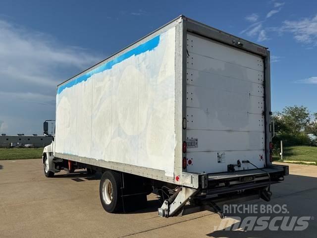 Hino  Camiões de caixa fechada