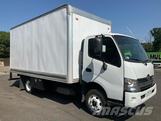 Hino 155 Camiões de caixa fechada