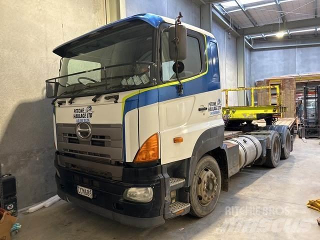 Hino 1ELPG-WPN Tractores (camiões)