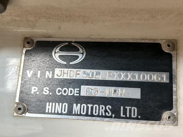 Hino 1ELPG-WPN Tractores (camiões)