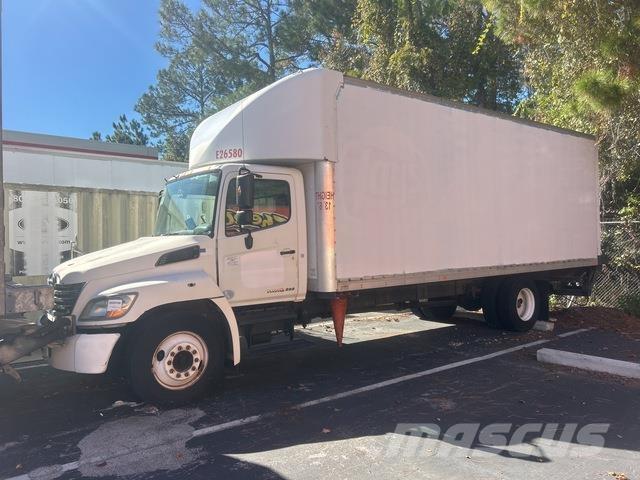 Hino 238 Camiões de caixa fechada