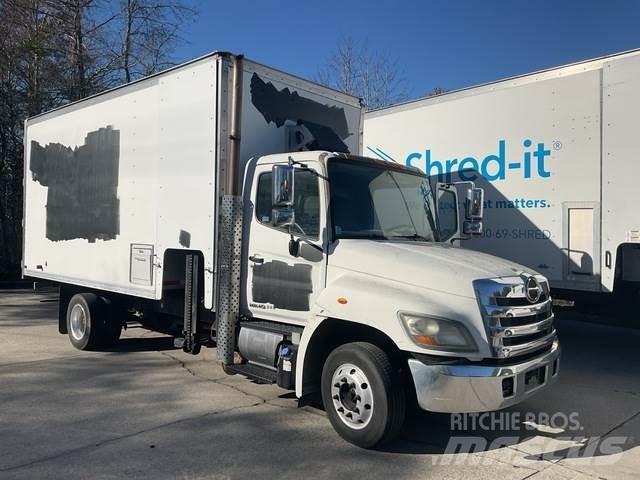 Hino 258 Camiões de caixa fechada