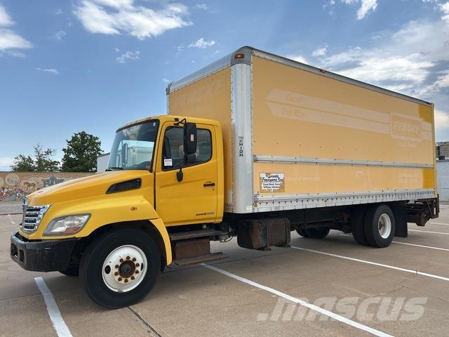 Hino 268 Camiões de caixa fechada