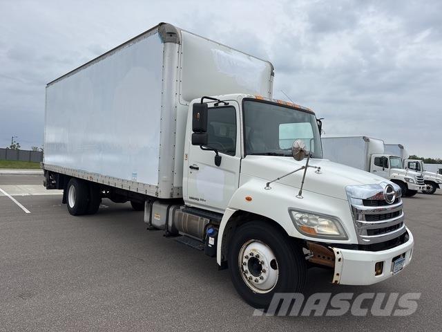 Hino 268 Camiões de caixa fechada