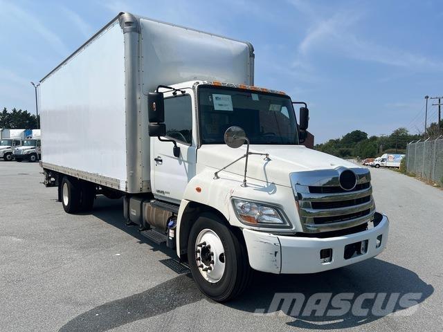 Hino 268 Camiões de caixa fechada