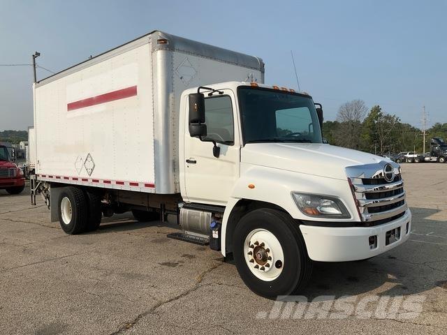 Hino 268 Camiões de caixa fechada