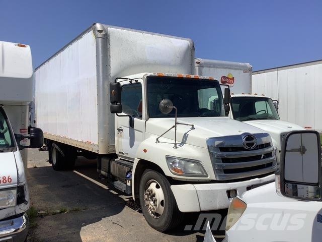 Hino 268 Camiões de caixa fechada