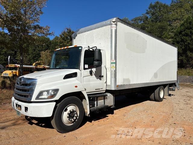 Hino 268 Camiões de caixa fechada