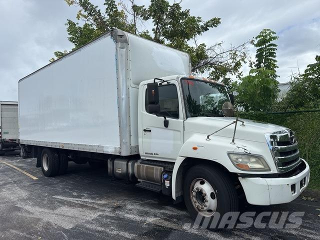 Hino 268 Camiões de caixa fechada