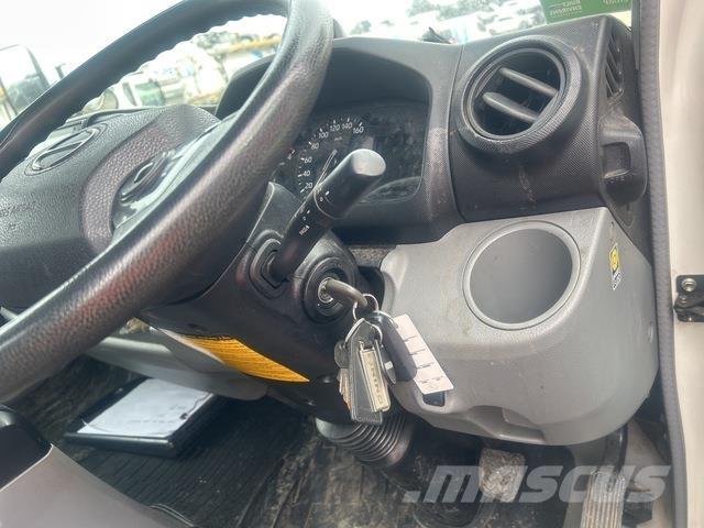 Hino 300 921 Auto-tanques