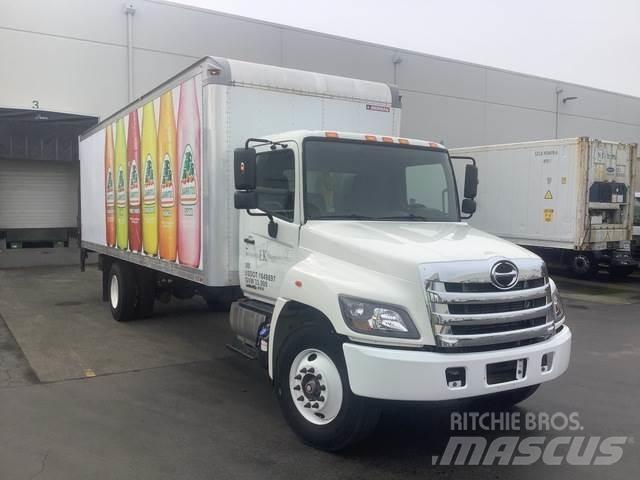 Hino 338 Camiões de caixa fechada