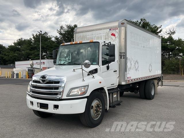 Hino 338 Camiões de caixa fechada