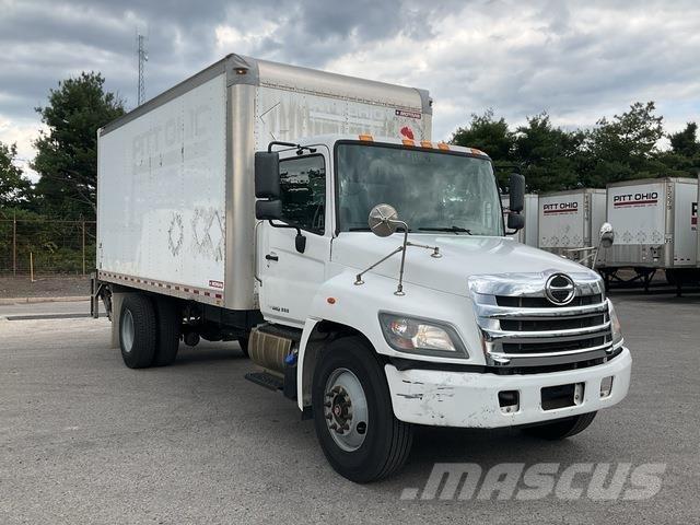 Hino 338 Camiões de caixa fechada