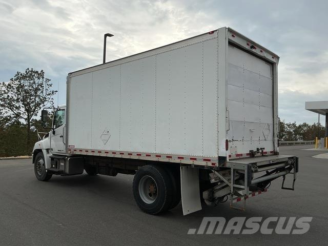 Hino 338 Camiões de caixa fechada