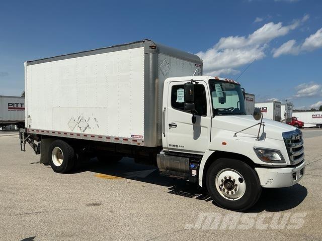 Hino 338 Camiões de caixa fechada