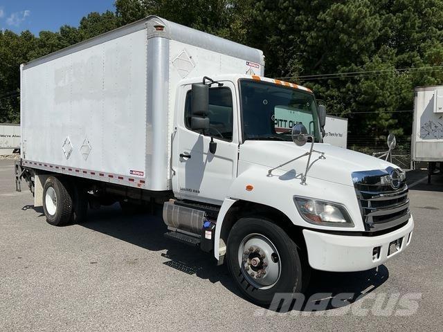 Hino 338 Camiões de caixa fechada