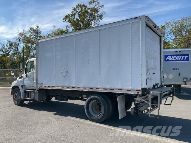 Hino 338 Camiões de caixa fechada