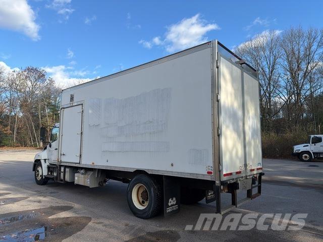 Hino 338 Camiões de caixa fechada