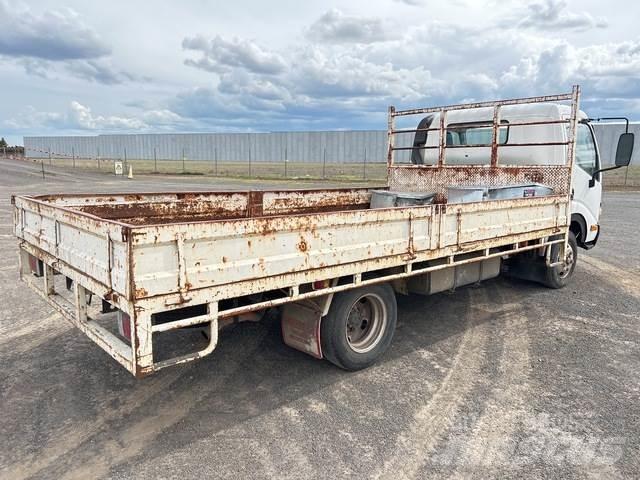 Hino Dutro Camiões estrado/caixa aberta