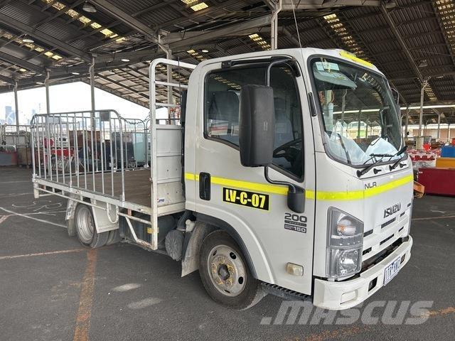 Isuzu NLR Camiões estrado/caixa aberta